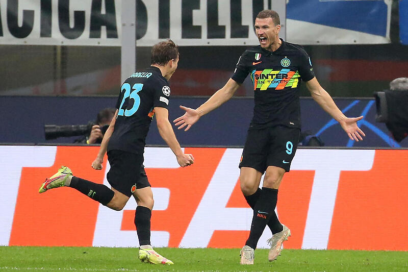 Barella slavi gol s Edinom Džekom (Foto: EPA-EFE)