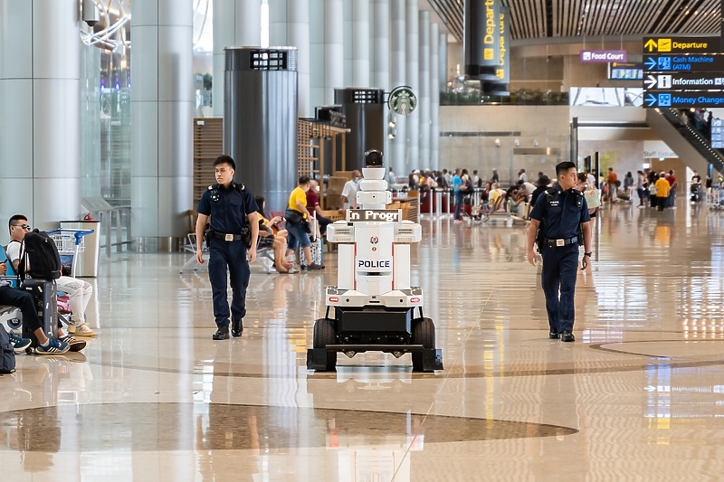 Robot-policajac na aerodromu (Foto: Singapurska policija)