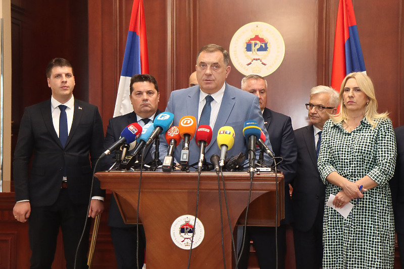 Dodik tokom današnje konferencije (Foto: SRNA)