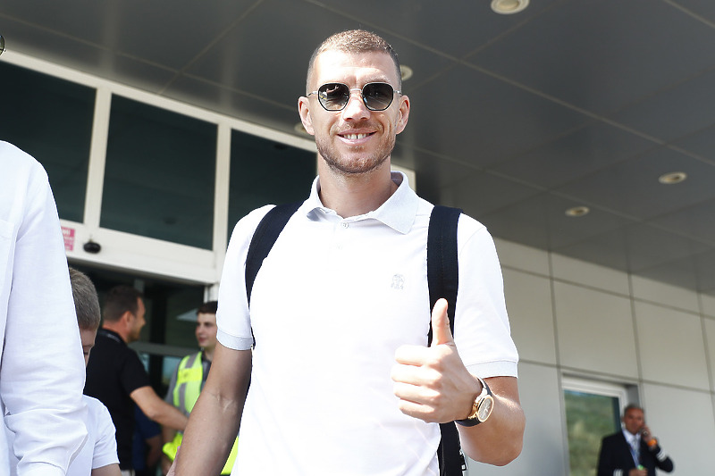 Džeko jutros u Istanbulu (Foto: Fenerbahče)