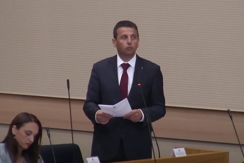 Vukanović tokom jučerašnje sjednice (Foto: Screenshot)
