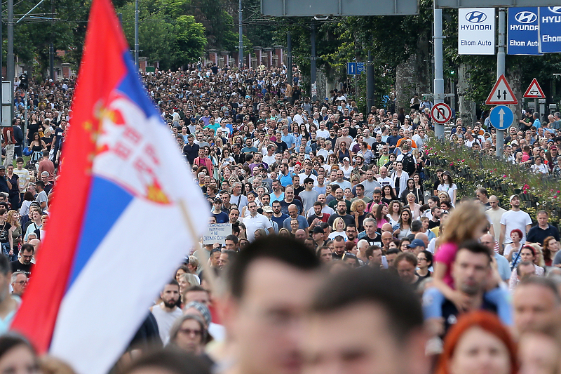 Fotografija s jednog od ranijih protesta u Beogradu (Foto: EPA-EFE)