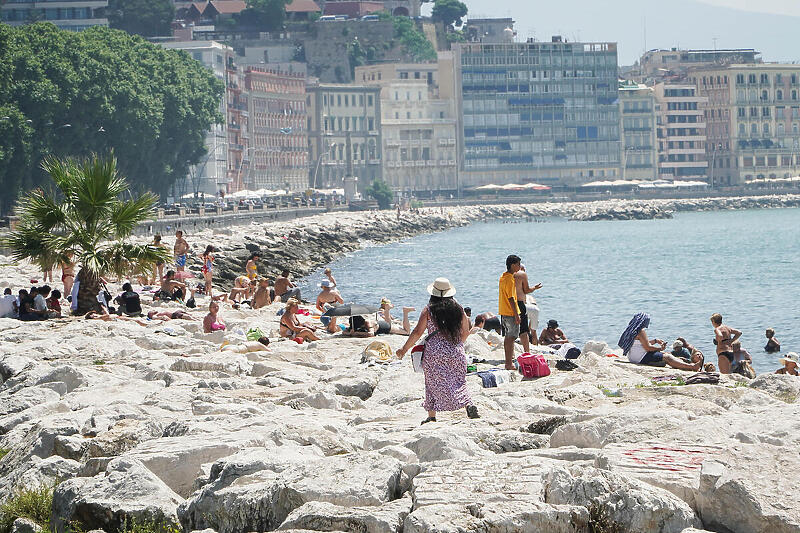 Ekstremno topli dani u Italiji (Foto: EPA-EFE)