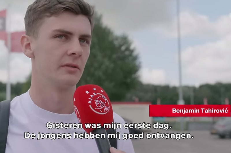 Tahirović je stigao na pripreme (Foto: Screenshot/Ajax TV)