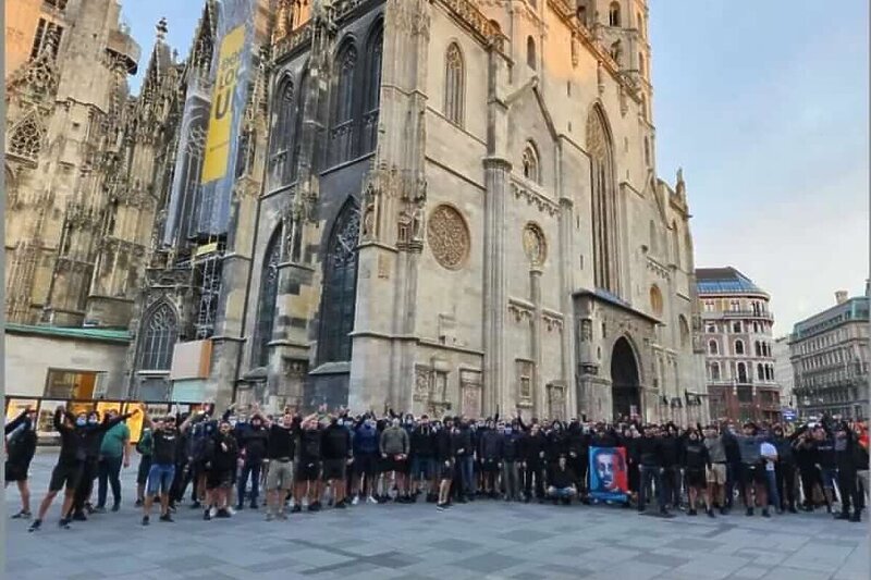 Navijači Borca na ulcicama Beča (Foto: Twitter)