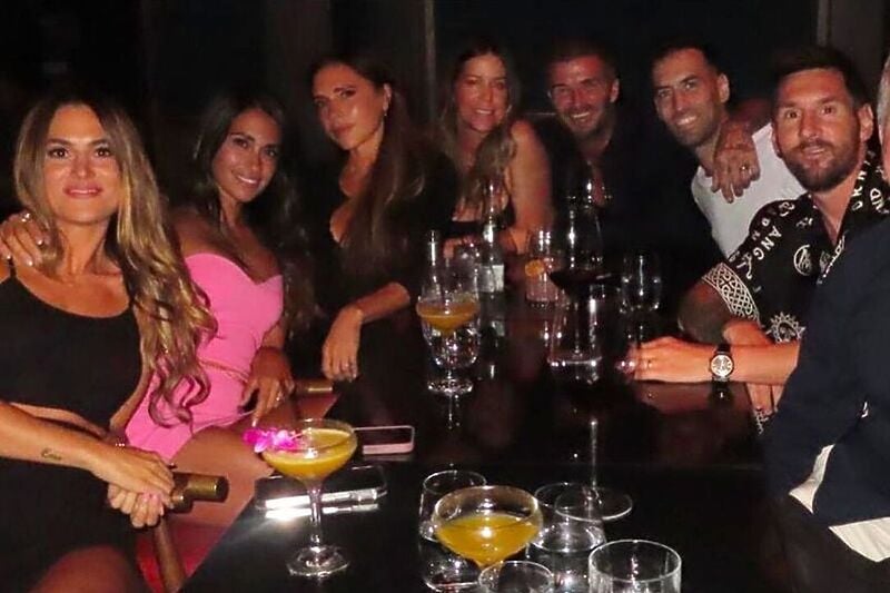 Beckham, Messi i Busquets na večeri sa suprugama i prijateljima (Foto: Instagram)