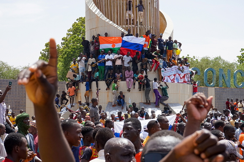 Demonstranti u Nigeru (Foto: EPA-EFE)