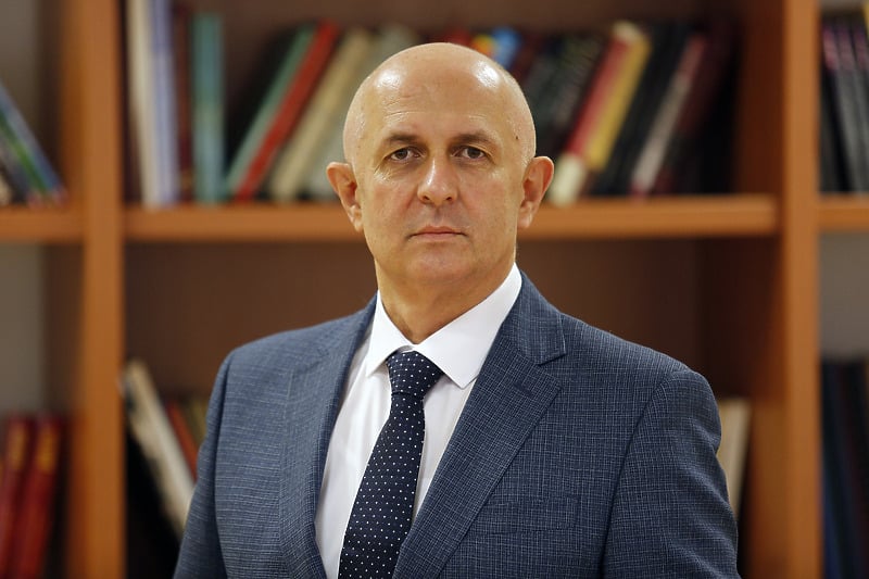 Prof.dr. Elmir Jahić