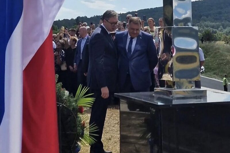 Aleksandar Vučić i Milorad Dodik na Petrovačkoj cesti (Foto: RTRS)