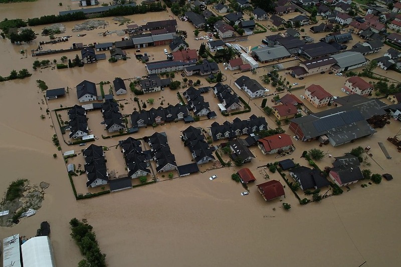 Slovenija pod vodom: Vanredno stanje u zemlji zbog poplava, vojska  aktivirala plan "Vihra"