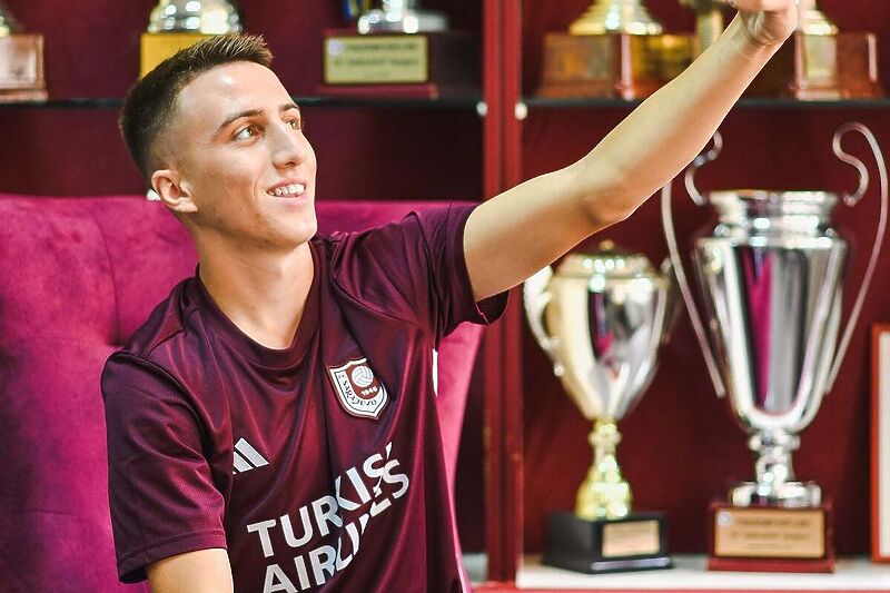 Tarik Kapetanović stigao u Sarajevo (Foto: FK Sarajevo)