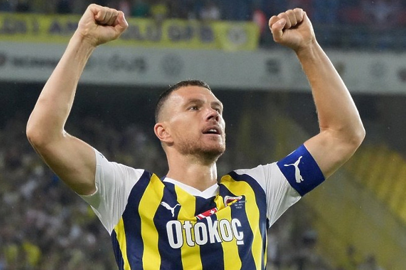 Džeko je dobio sjajnu ocjenu za svoj nastup (Foto: Fenerbahče SK)