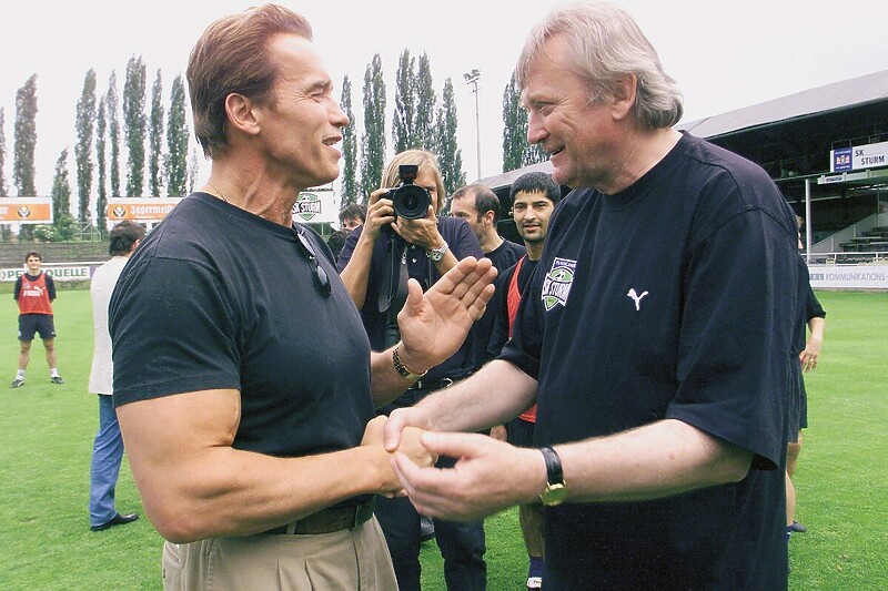 Schwarzenegger i Osim na treningu Sturma (Foto: Sepp Pail/Sturm)