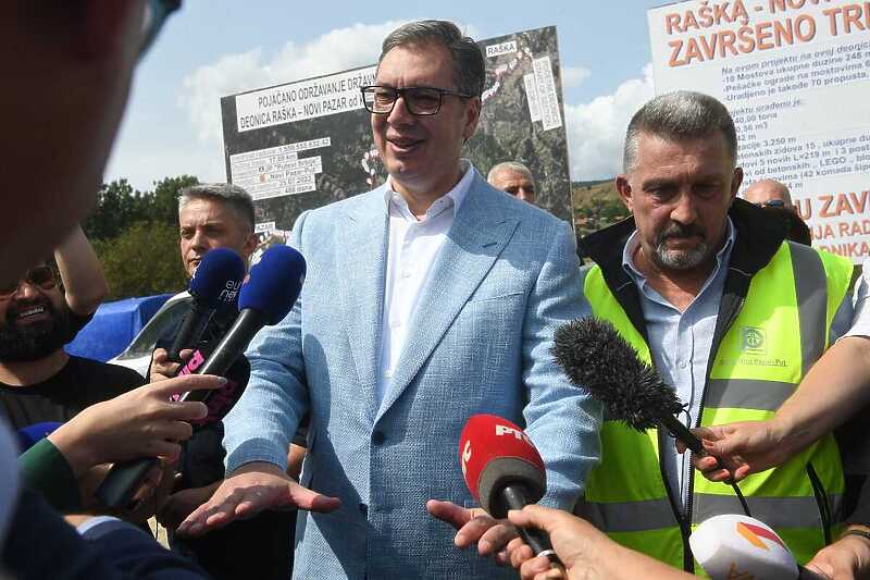 Vučić tokom današnje posjete Novom Pazaru (Foto: Facebook/Aleksandar Vučić)