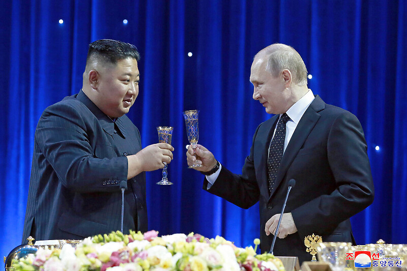 Kin Jong-un i Vladimir Putin (Foto: EPA-EFE)