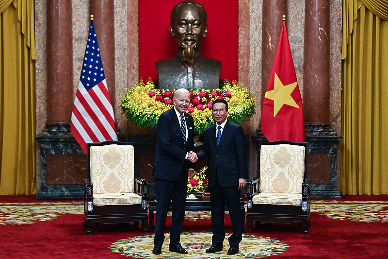 Joe Biden i predsjednik Vijetnama Vo Van Thuong (Foto: EPA)
