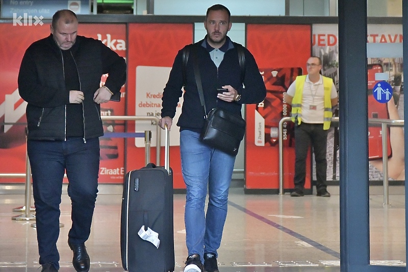 Zeljković na sarajevskom aerodromu (Foto: I. Š./Klix.ba)