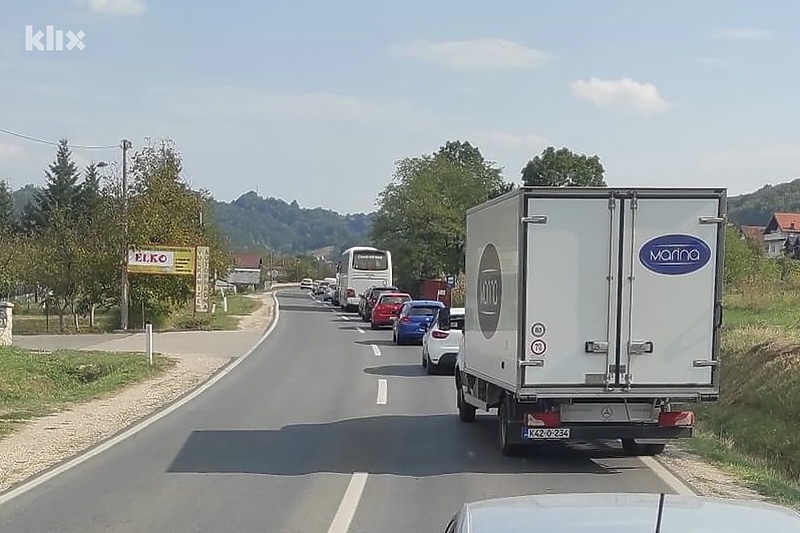 Gužve na magistrali prema Tuzli (Foto: Facebook) (Foto: A. K./Klix.ba)