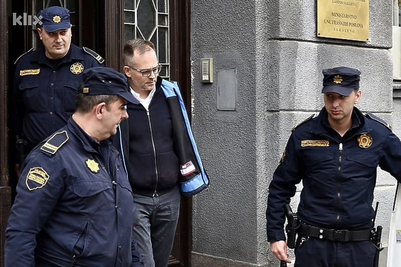 Saša Golub prilikom predaje policiji u aprilu 2023. godine (Foto: Klix.ba)