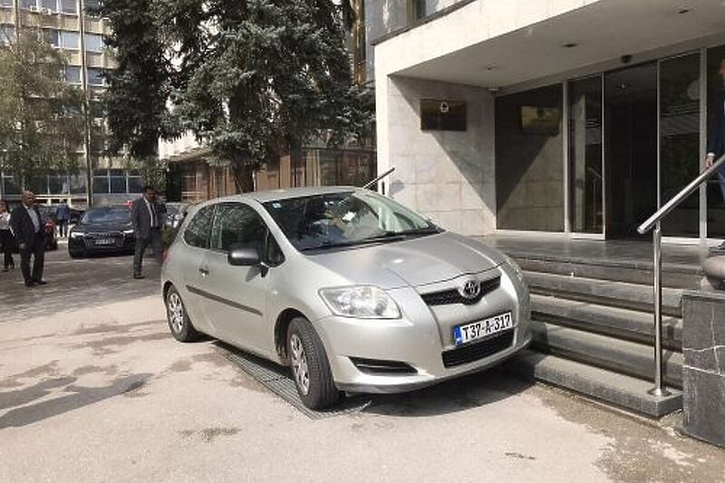 Automobil koji je parkirao Vukanović (Foto: Nebojša Vukanović)