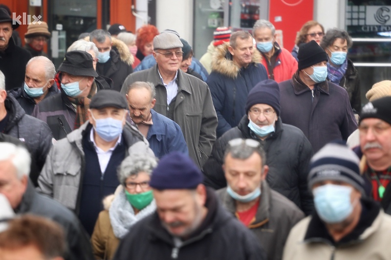 Tuzlanski penzioneri (Foto: Arhiv/Klix.ba)