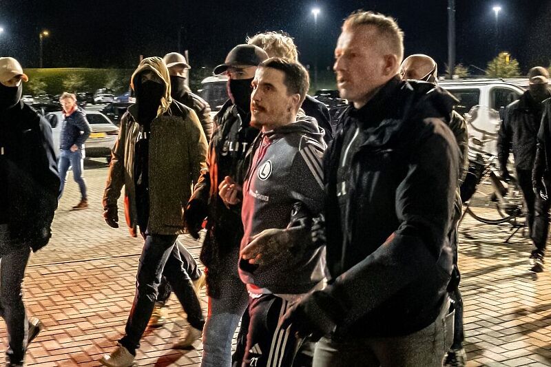 Nizozemska policija privodi Pankova i Josueu