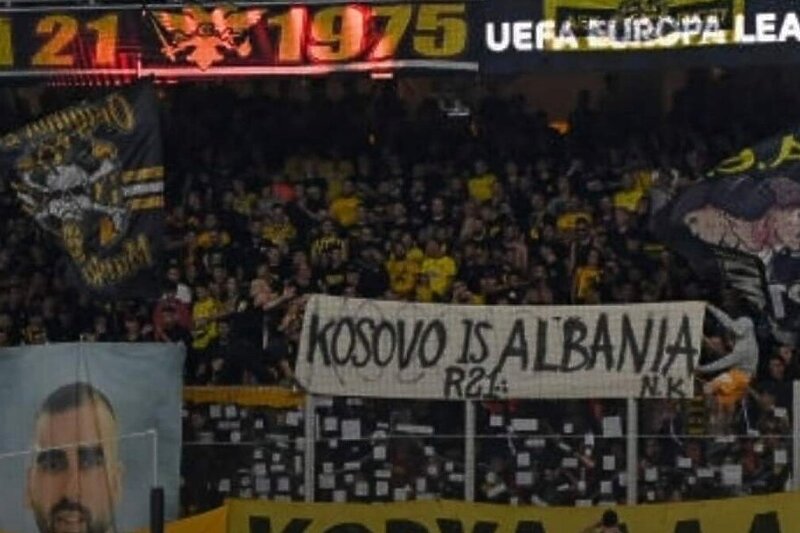 Parola navijača AEK-a (Foto: Twitter)