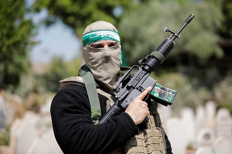 Pripadnici Hamasa sa oružjem zapadne proizvodnje (Foto: Telegram)