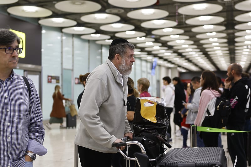 Povećan broj putnika na aerodromu u Tel Avivu (Foto: EPA-EFE)