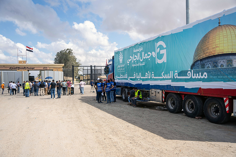 Kamion humanitarne pomoći čeka na prijelazu Rafah