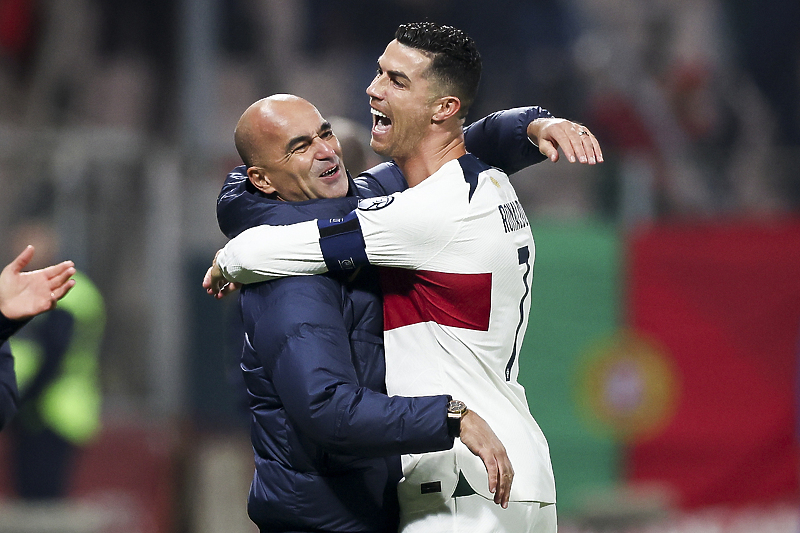 Martinez i Ronaldo u zagrljaju (Foto: EPA)