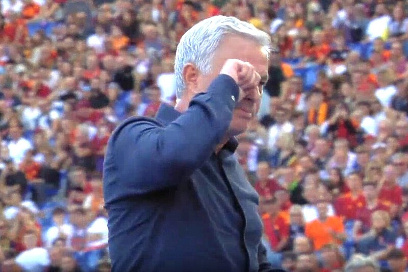 Mourinho provocirao kolegu (Foto: Screenshot)