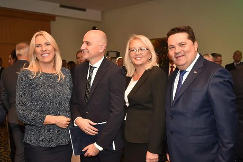 Željka Cvijanović, Krisztian Posa, Lidija Bradara i Nenad Stevandić (Foto: Instagram)
