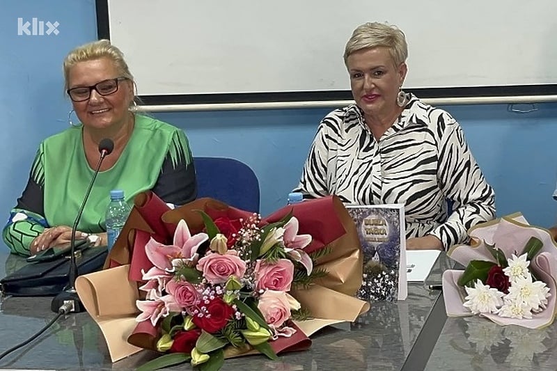 Hadžiselimović i Zonić tokom promocije knjige u Tuzli