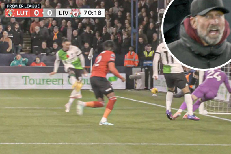 Darwin je promašio gol s tri metra (Foto: Screenshot)