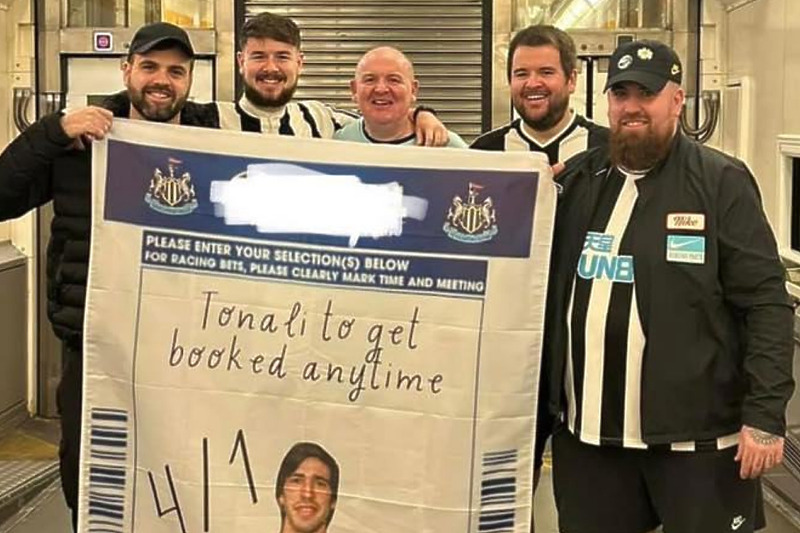 Dosjetljivi navijači Newcastlea (Foto: Twitter)