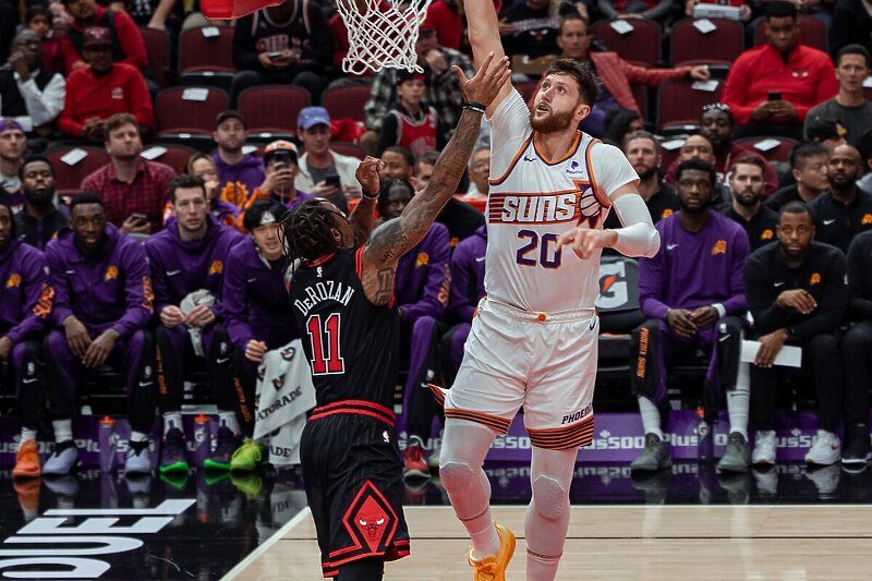 Nurkić u akciji protiv Bullsa (Foto: Phoenix Suns)