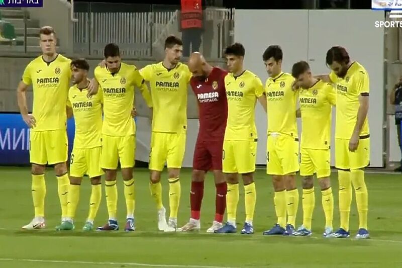 Samo devet igrača Villarreala prisustvovalo je minuti šutnje (Foto: Screenshot)