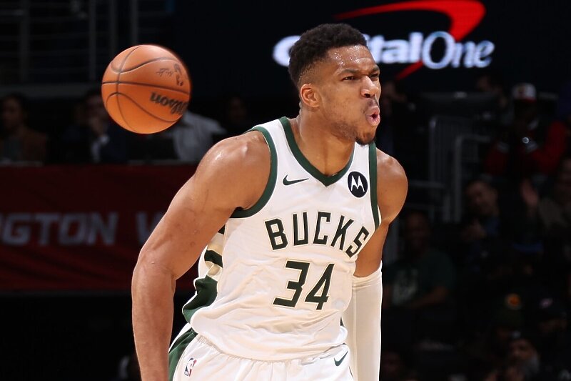 Giannis Antetokounmpo je postigao čak 42 poena uz 13 skokova i 8 asistencija