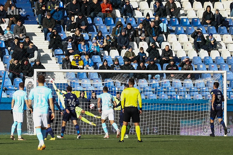 Trenutak kada je Kamenar "zaledio" Grbavicu (Foto: I. L./Klix.ba)