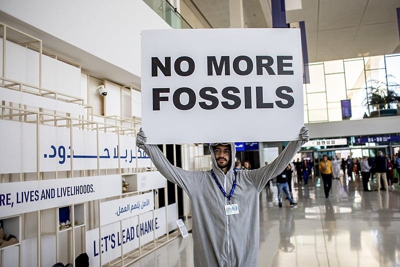 Ovogodišnji klimatski samit u Dubaiju u znaku je ukazivanja na štetni uticaj fosilnih goriva (Foto: EPA-EFE)