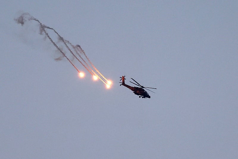 Apache u napadu iznad Gaze (Foto: EPA-EFE)