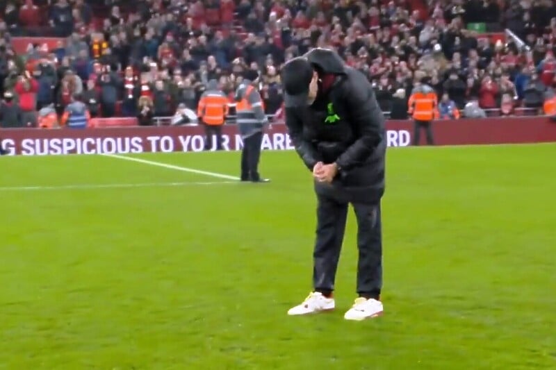 Klopp u potrazi za prstenom (Foto: Screenshot)