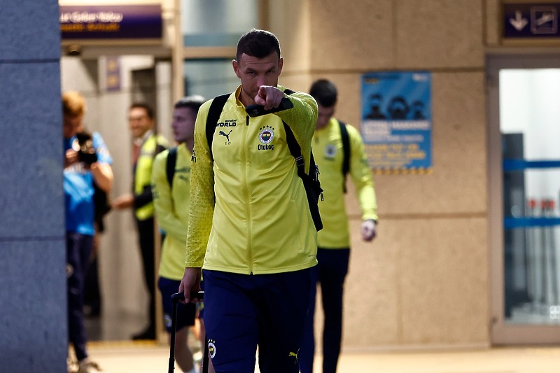 Džeko prati Romanove objave (Foto: Fenerbahče)