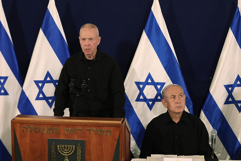 Yoav Gallant i Benjamin Netanyahu na konferenciji za medije (Foto: EPA-EFE)