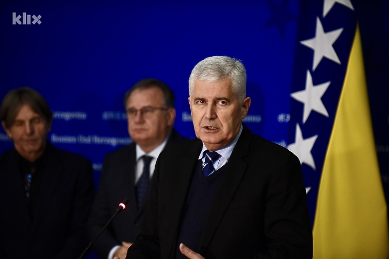 Kojović, Nikšić i Čović (Foto: T. S./Klix.ba)