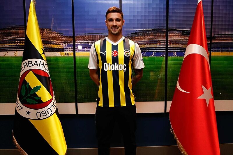 Rade Krunić novi igrač Fenerbahčea (Foto: Fenerbahče/Facebook)