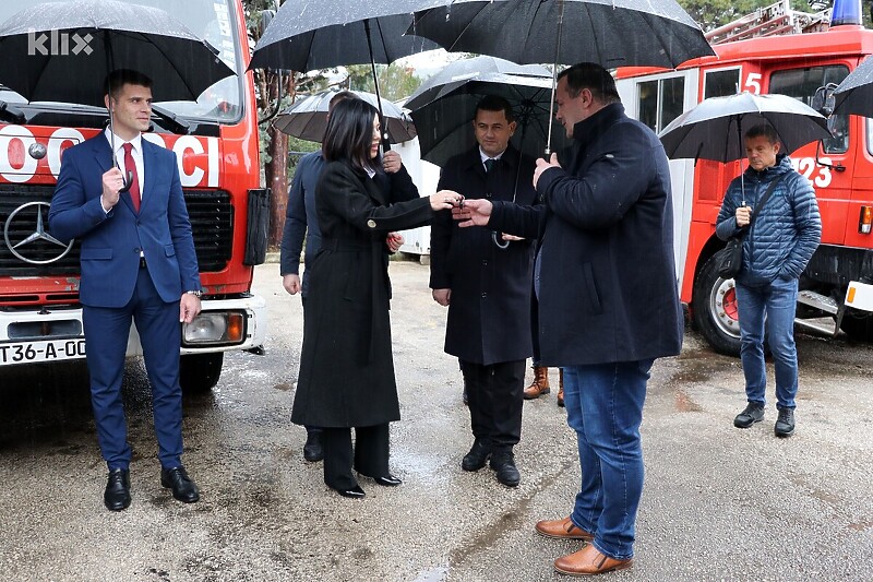 Premijerka Vlade HNK uručila ključeve vatrogasnog vozila