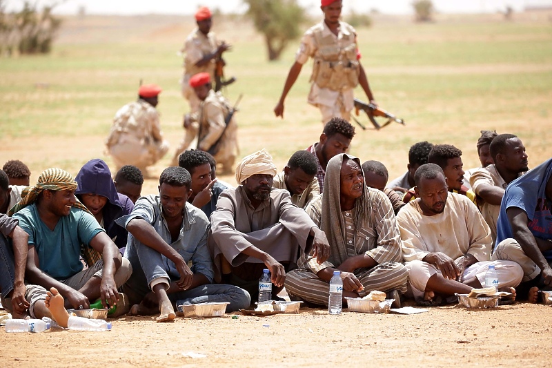 Usljed rata iz Sudana izbjeglo pola miliona ljudi (Foto: EPA-EFE)