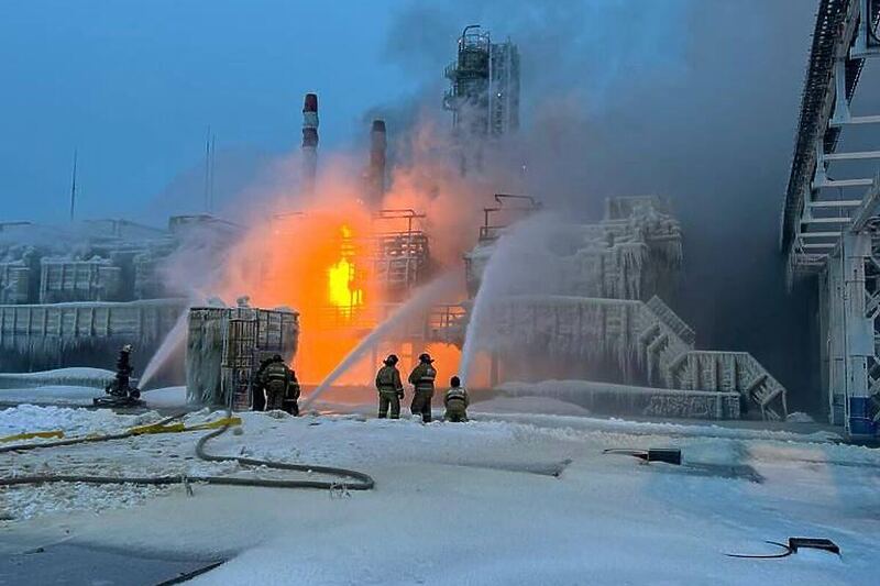 Vatra na postrojenju novatek (Foto: Alexander Drozdenko Telegram)
